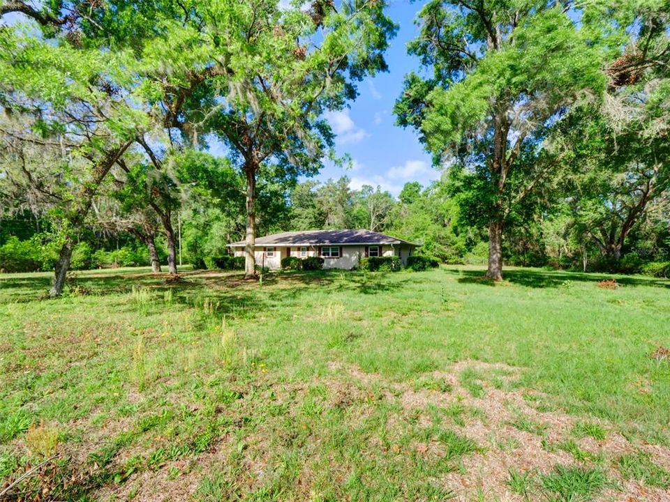 Recently Sold: $319,000 (3 beds, 2 baths, 1992 Square Feet)