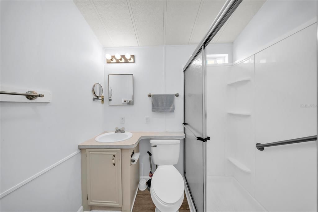 Active With Contract: $140,000 (1 beds, 1 baths, 396 Square Feet)