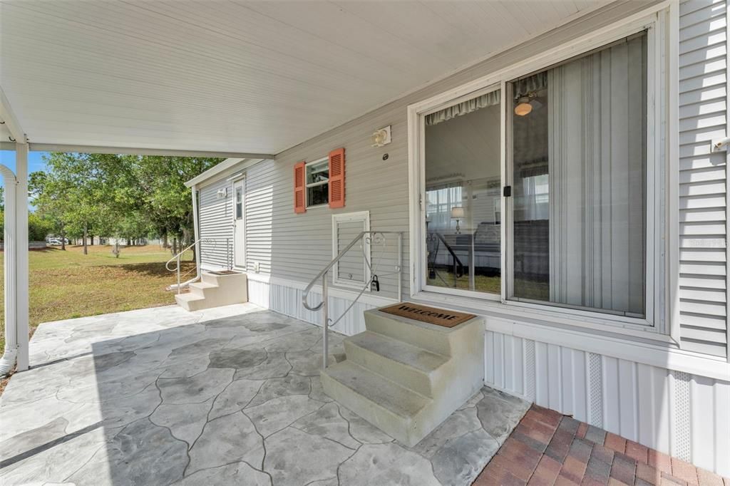 Active With Contract: $140,000 (1 beds, 1 baths, 396 Square Feet)