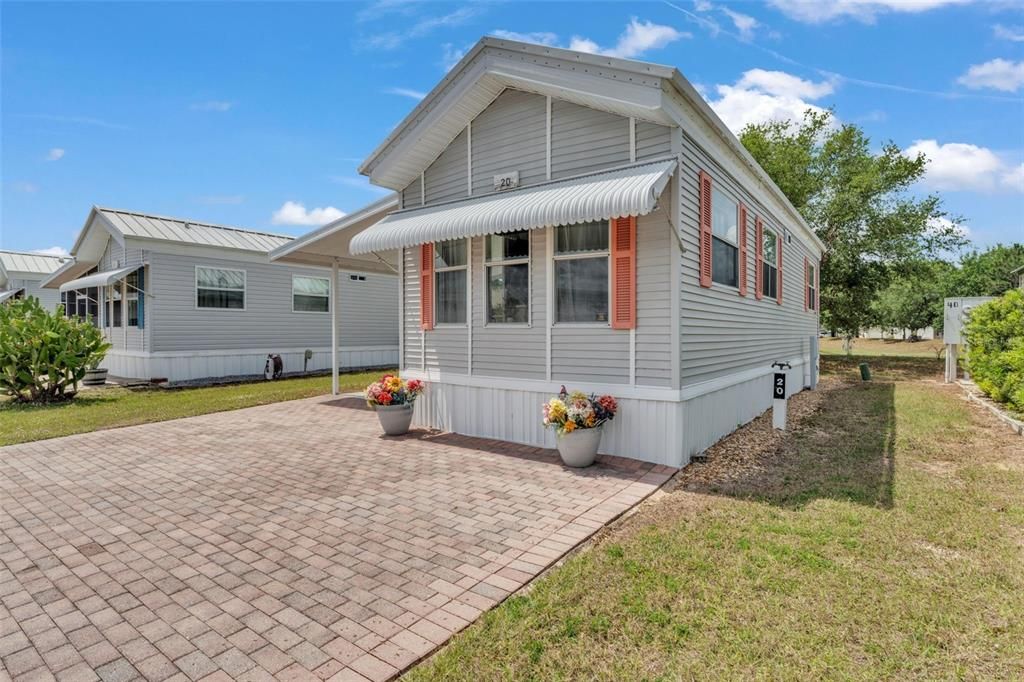 Active With Contract: $140,000 (1 beds, 1 baths, 396 Square Feet)