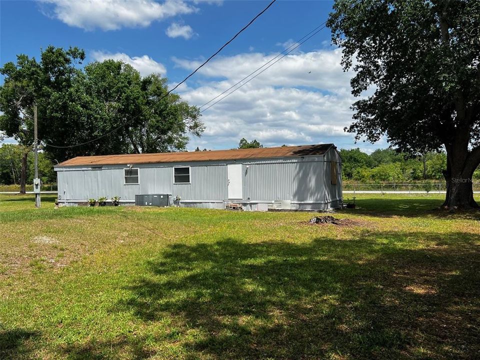 На продажу: $230,000 (2 спален, 2 ванн, 1060 Квадратных фут)