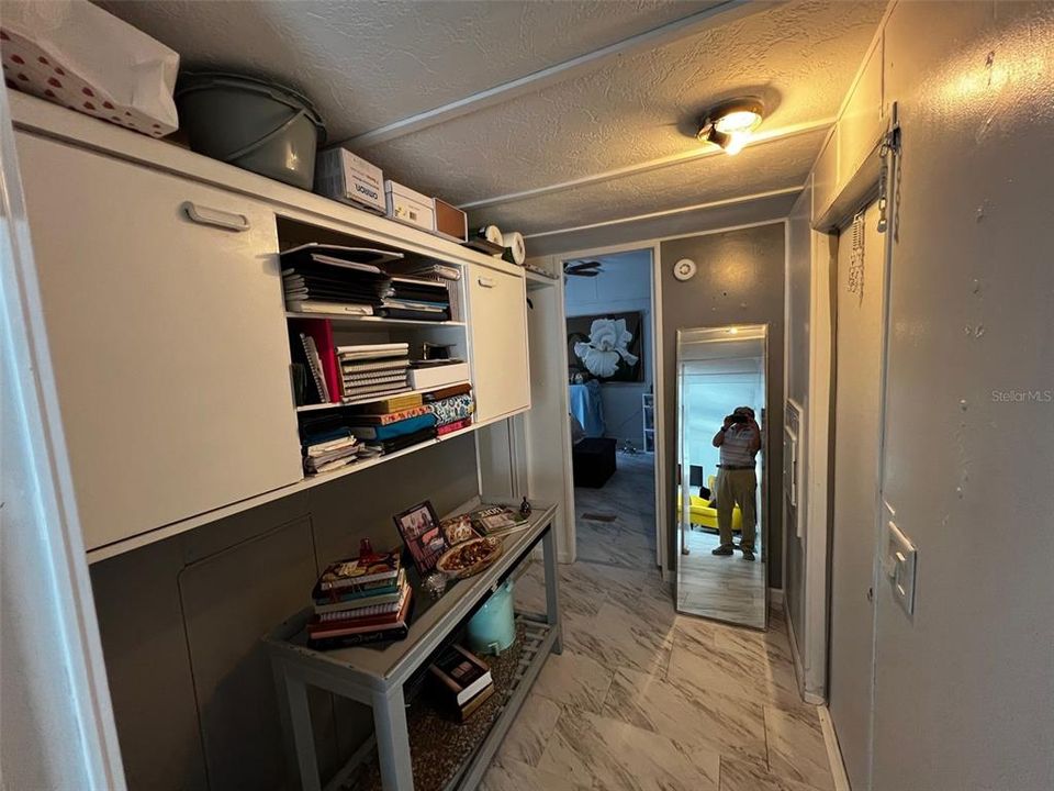 На продажу: $230,000 (2 спален, 2 ванн, 1060 Квадратных фут)