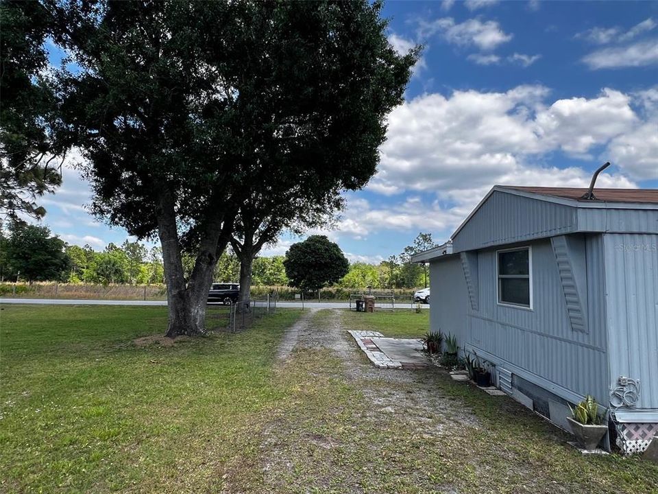 На продажу: $230,000 (2 спален, 2 ванн, 1060 Квадратных фут)