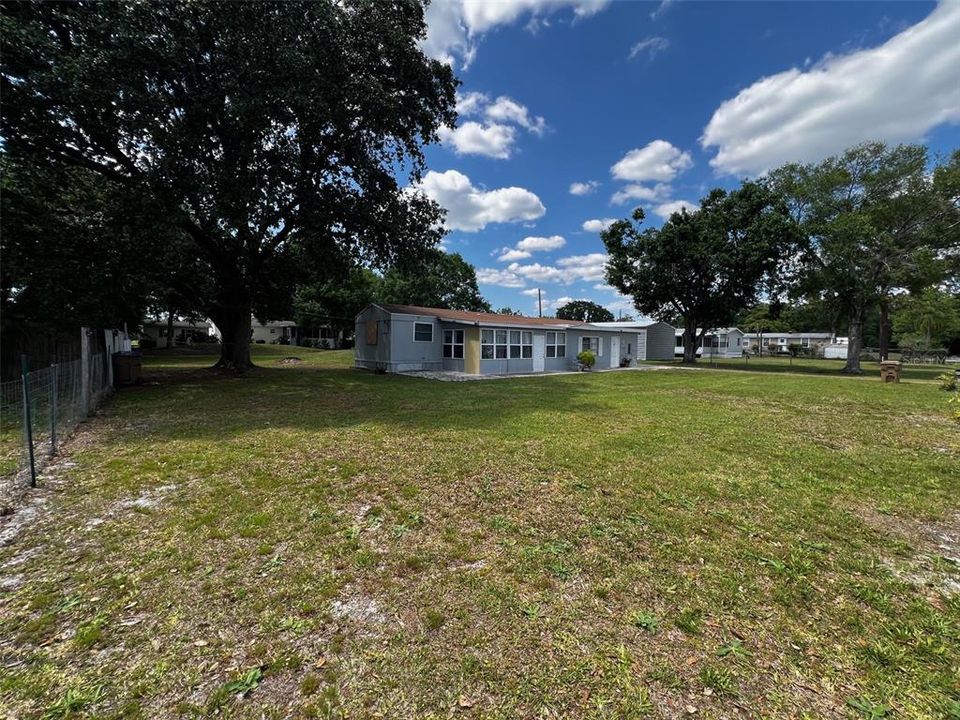 На продажу: $230,000 (2 спален, 2 ванн, 1060 Квадратных фут)