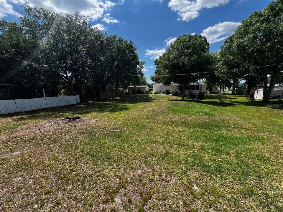 На продажу: $230,000 (2 спален, 2 ванн, 1060 Квадратных фут)