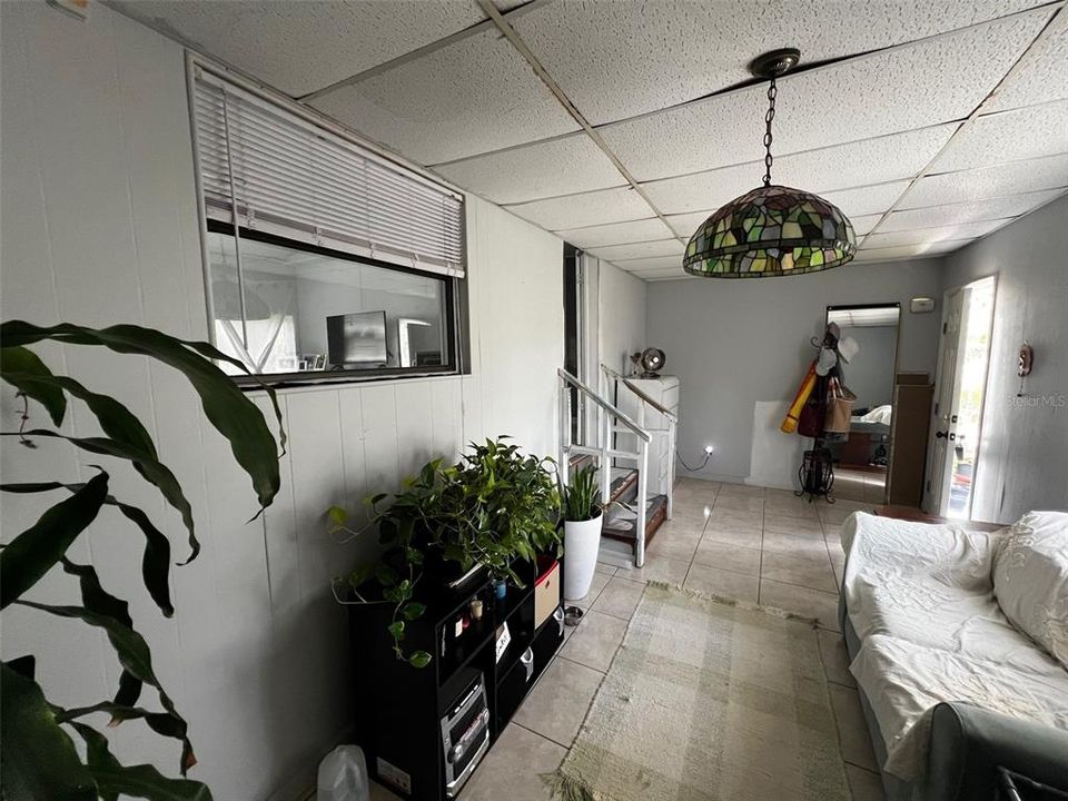 На продажу: $230,000 (2 спален, 2 ванн, 1060 Квадратных фут)