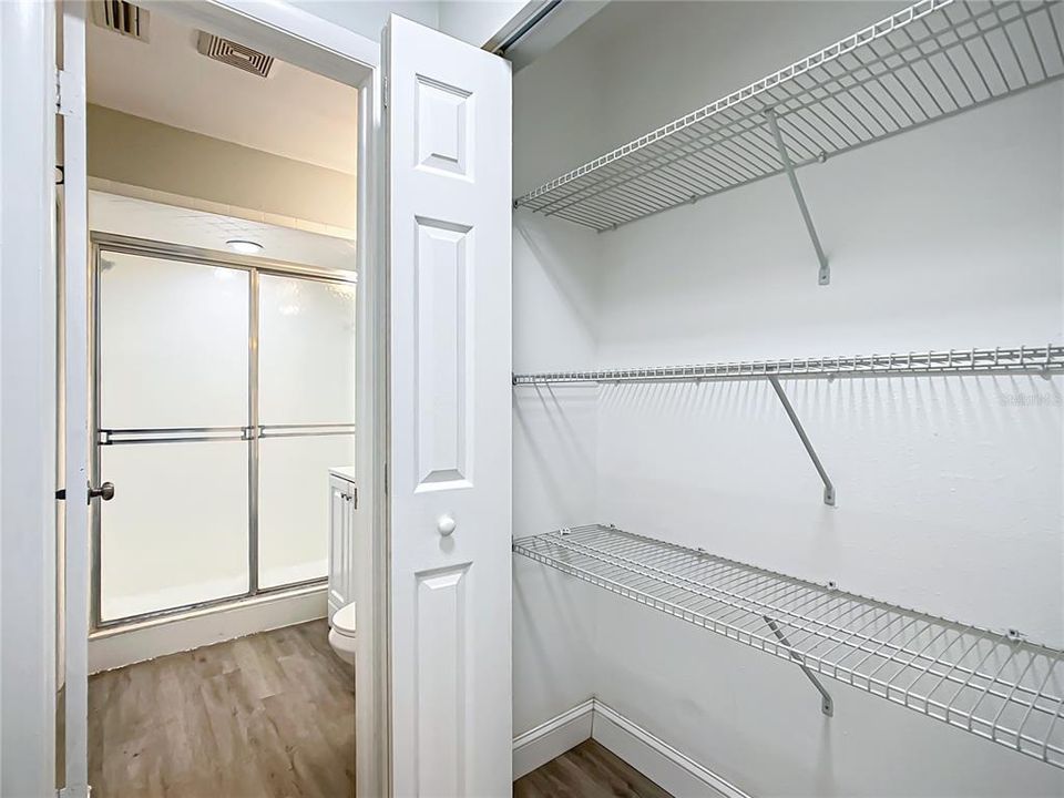 На продажу: $265,000 (3 спален, 2 ванн, 1707 Квадратных фут)