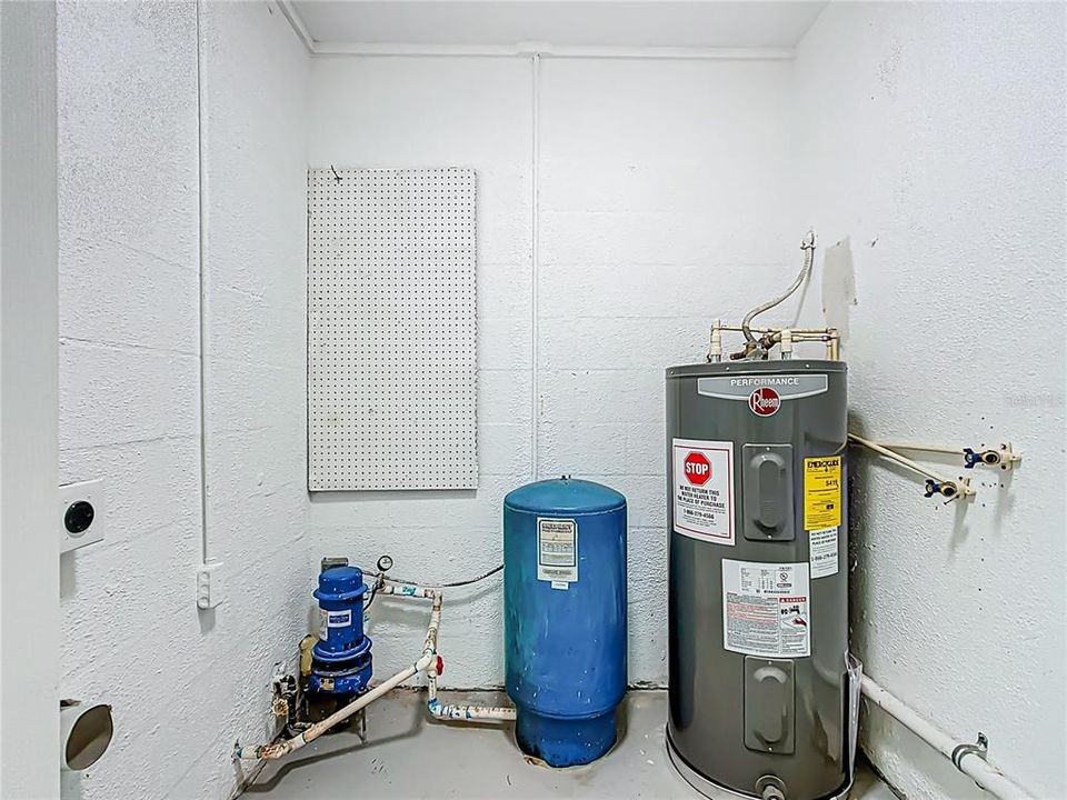 На продажу: $265,000 (3 спален, 2 ванн, 1707 Квадратных фут)