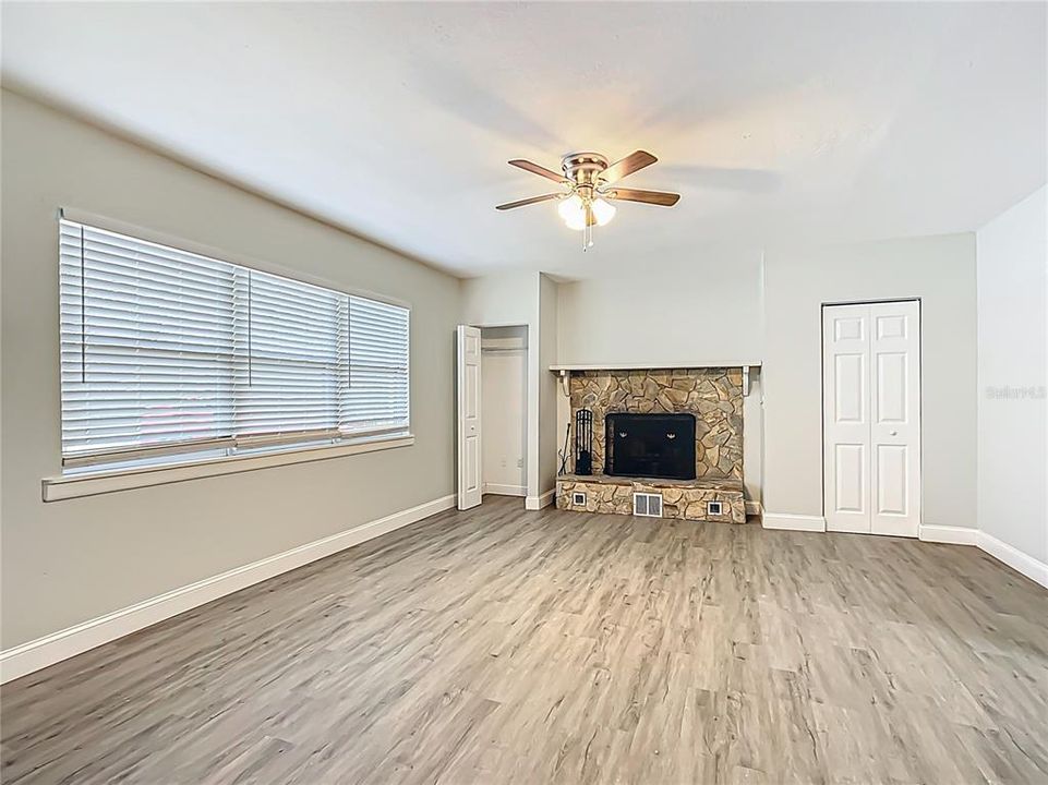 На продажу: $265,000 (3 спален, 2 ванн, 1707 Квадратных фут)