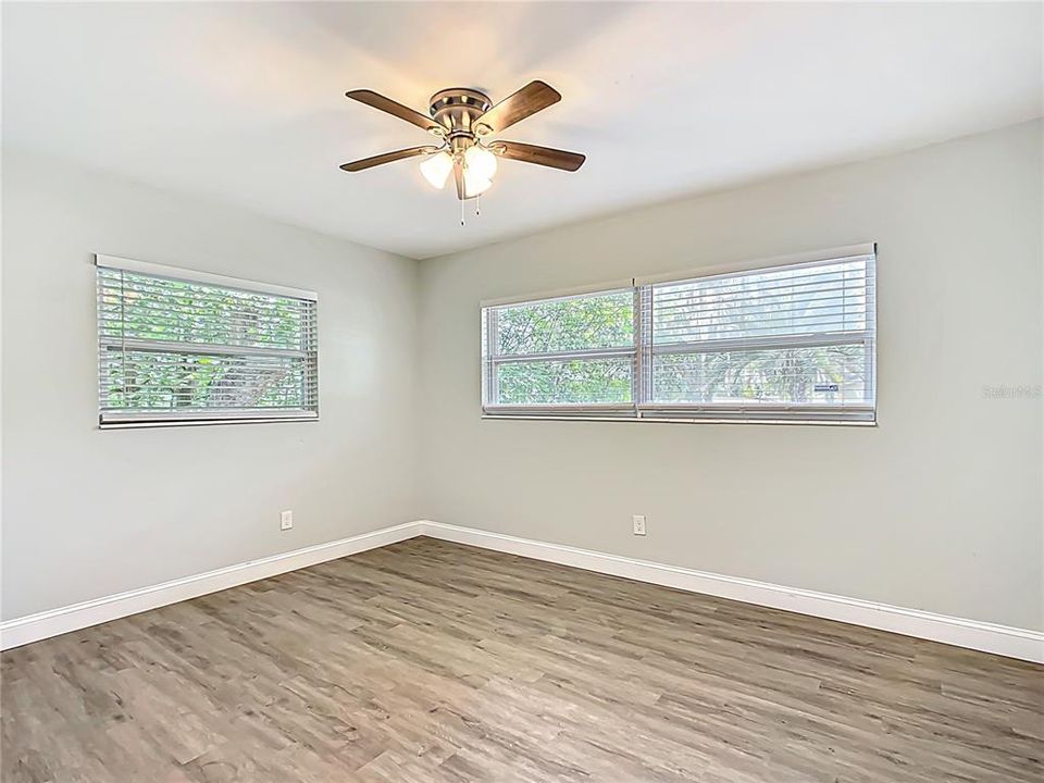 На продажу: $265,000 (3 спален, 2 ванн, 1707 Квадратных фут)