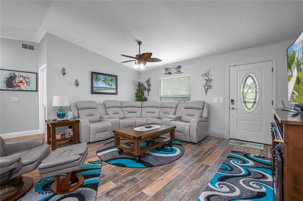 For Sale: $625,900 (3 beds, 2 baths, 1396 Square Feet)