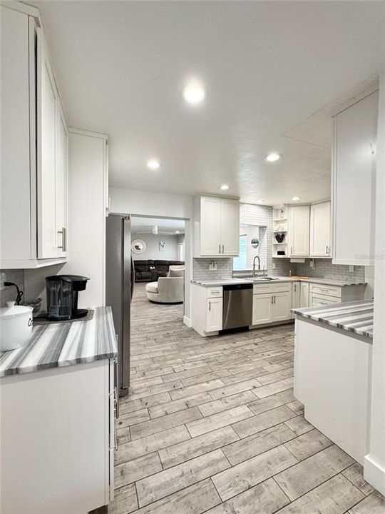 For Sale: $679,999 (4 beds, 3 baths, 1898 Square Feet)