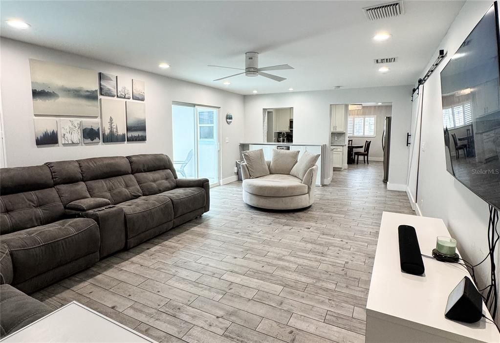 For Sale: $679,999 (4 beds, 3 baths, 1898 Square Feet)