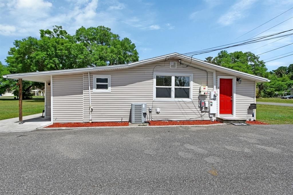 Recently Sold: $269,000 (3 beds, 2 baths, 1426 Square Feet)