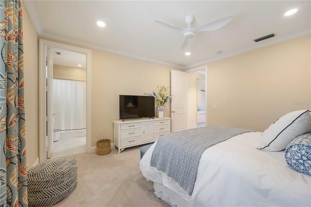 На продажу: $2,395,000 (5 спален, 5 ванн, 6001 Квадратных фут)