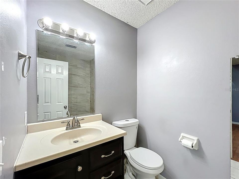 Active With Contract: $209,900 (3 beds, 1 baths, 1092 Square Feet)