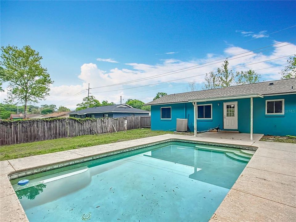 Active With Contract: $209,900 (3 beds, 1 baths, 1092 Square Feet)