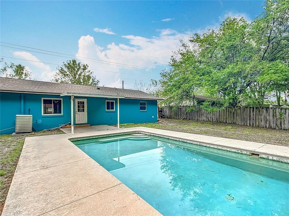 Active With Contract: $209,900 (3 beds, 1 baths, 1092 Square Feet)