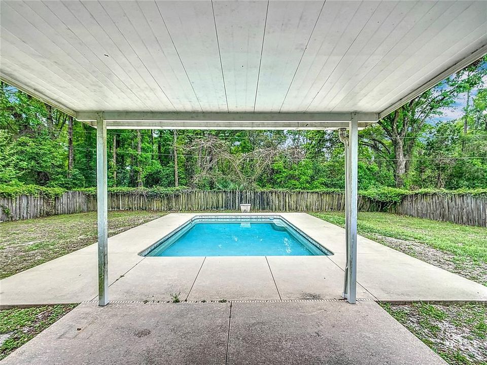 Active With Contract: $209,900 (3 beds, 1 baths, 1092 Square Feet)