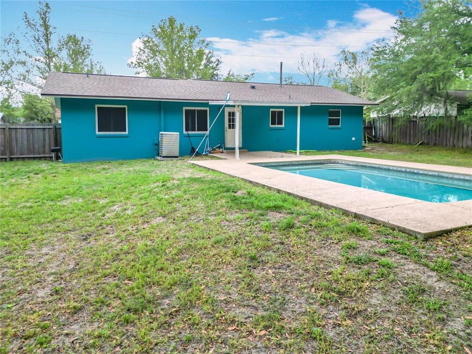 Active With Contract: $209,900 (3 beds, 1 baths, 1092 Square Feet)