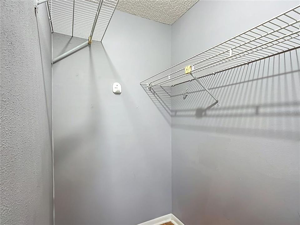 Active With Contract: $209,900 (3 beds, 1 baths, 1092 Square Feet)