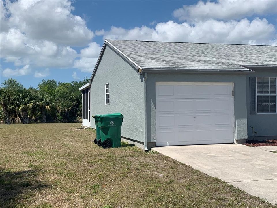 Active With Contract: $210,000 (3 beds, 2 baths, 1133 Square Feet)