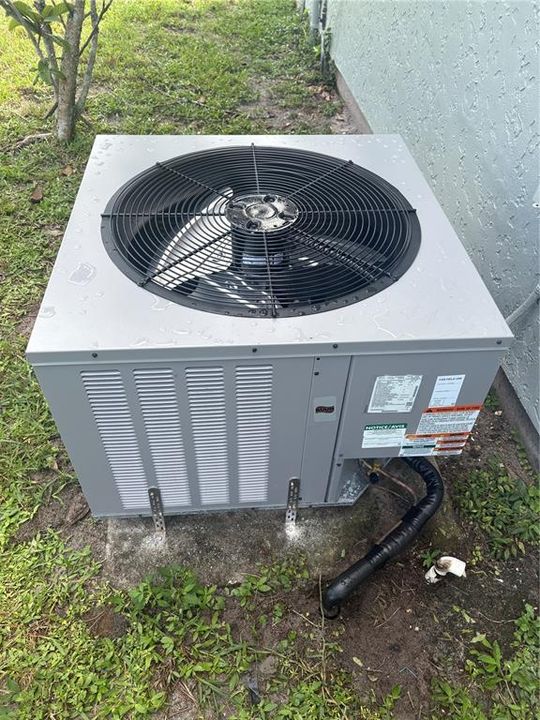 Active With Contract: $210,000 (3 beds, 2 baths, 1133 Square Feet)