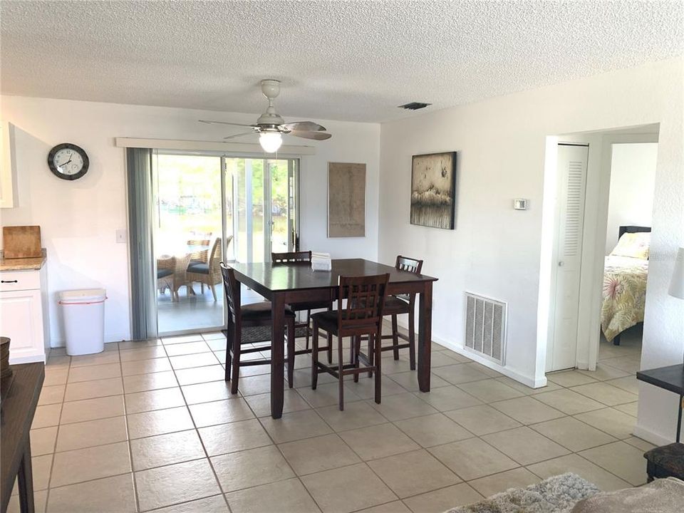 Active With Contract: $210,000 (3 beds, 2 baths, 1133 Square Feet)