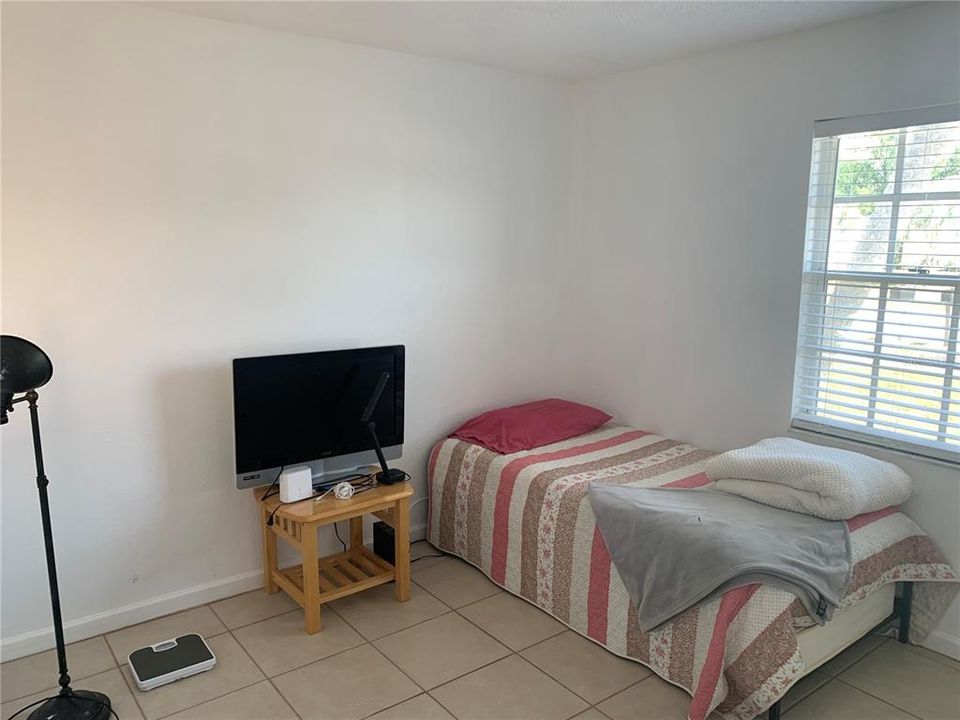Active With Contract: $210,000 (3 beds, 2 baths, 1133 Square Feet)