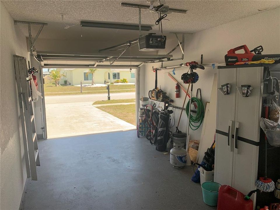 Active With Contract: $210,000 (3 beds, 2 baths, 1133 Square Feet)