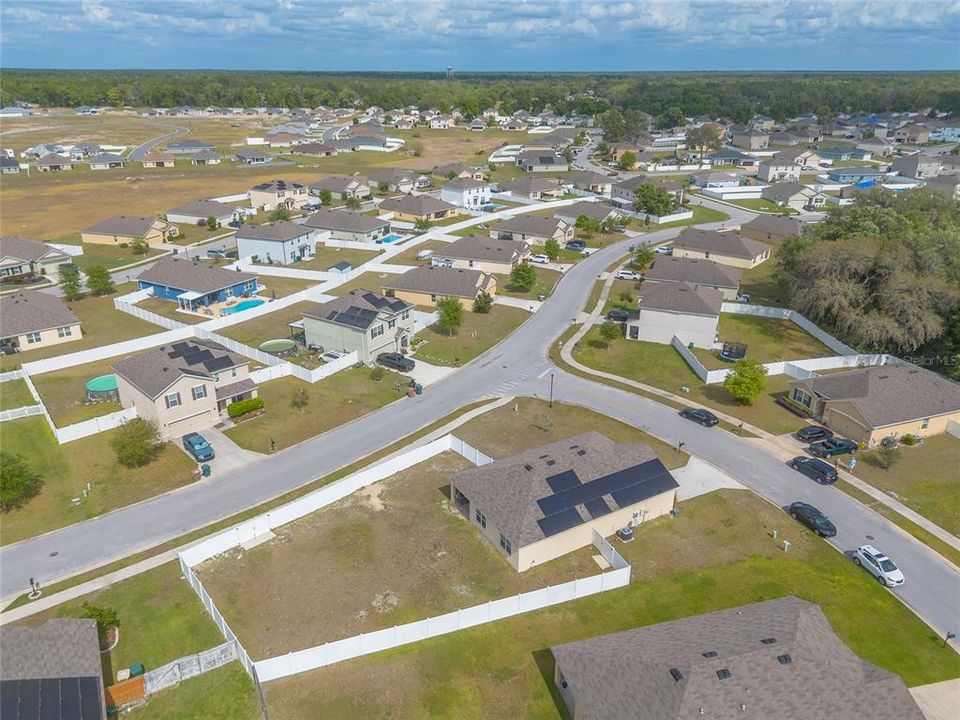 For Sale: $325,000 (3 beds, 2 baths, 1670 Square Feet)