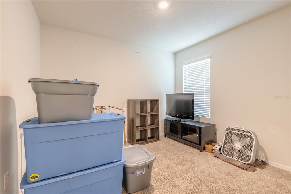 For Sale: $325,000 (3 beds, 2 baths, 1670 Square Feet)