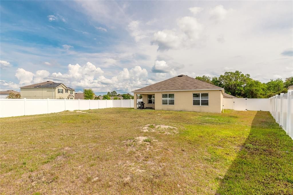 For Sale: $325,000 (3 beds, 2 baths, 1670 Square Feet)