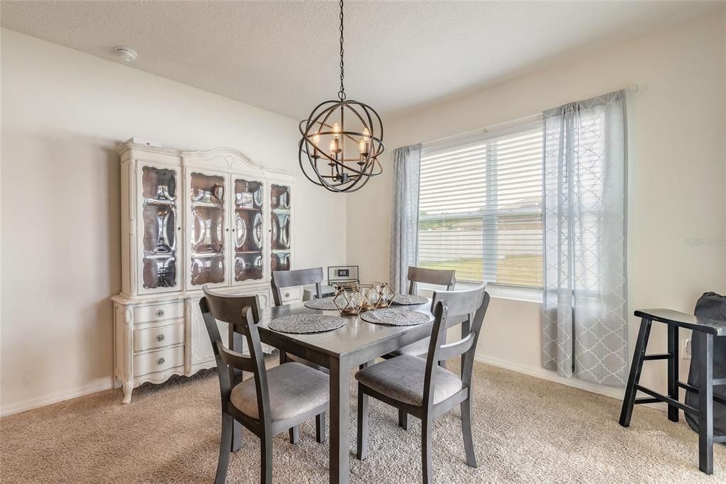 For Sale: $325,000 (3 beds, 2 baths, 1670 Square Feet)