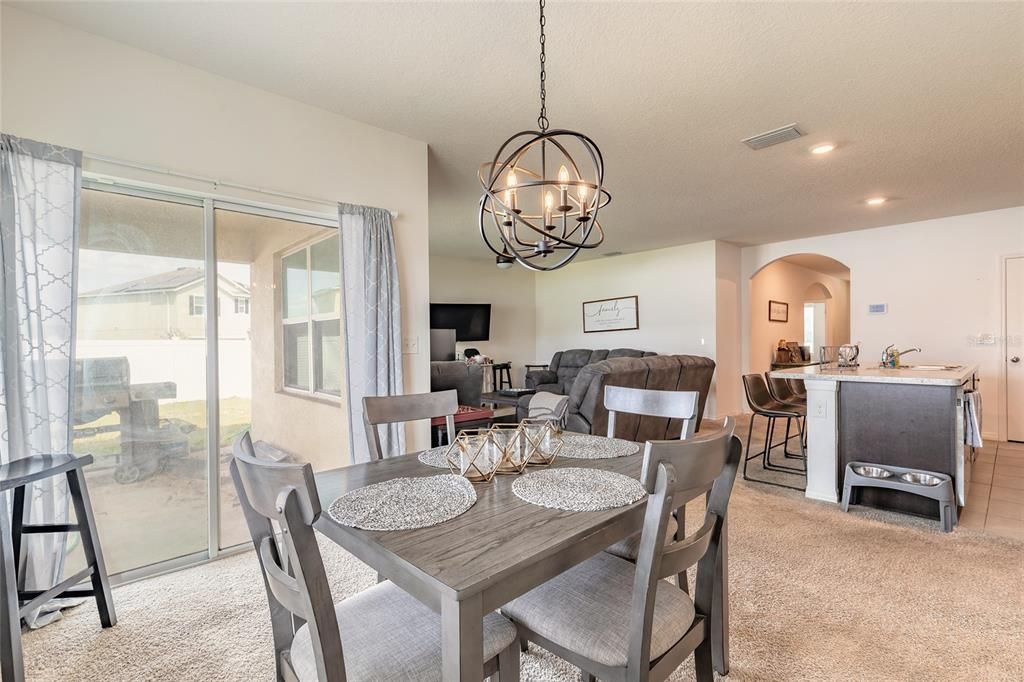 For Sale: $325,000 (3 beds, 2 baths, 1670 Square Feet)