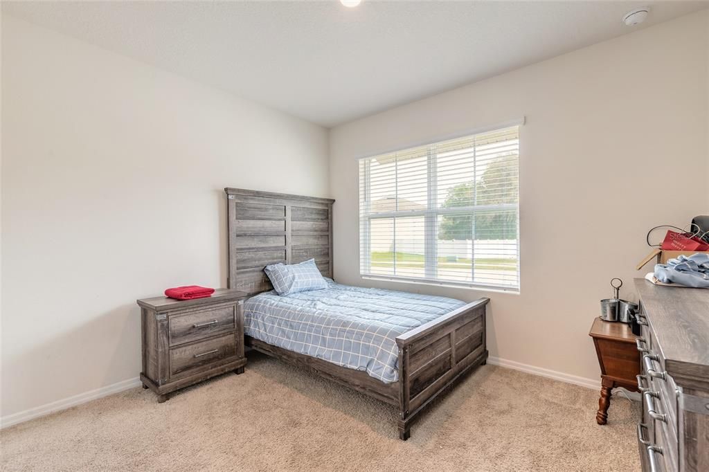 For Sale: $325,000 (3 beds, 2 baths, 1670 Square Feet)