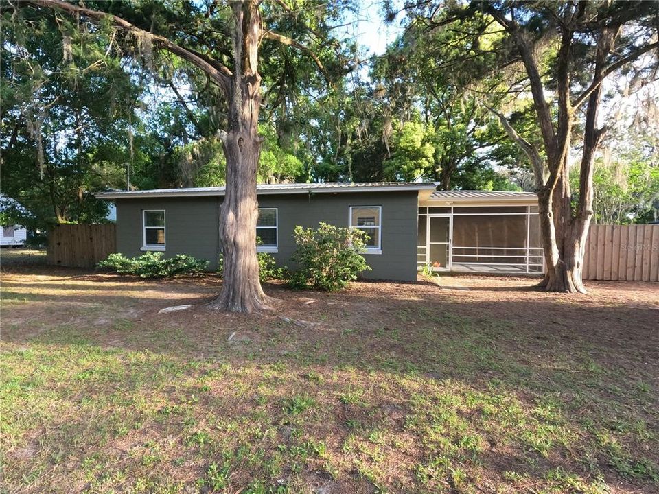 Recently Sold: $180,000 (3 beds, 1 baths, 866 Square Feet)