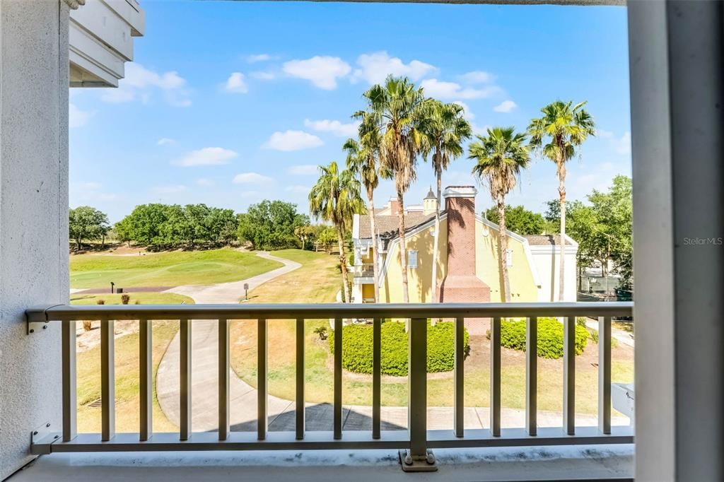 Active With Contract: $194,900 (1 beds, 1 baths, 823 Square Feet)