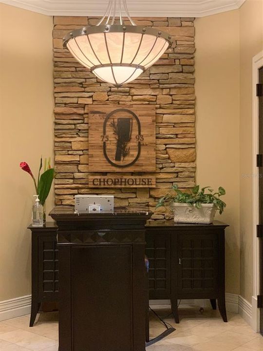 Active With Contract: $194,900 (1 beds, 1 baths, 823 Square Feet)