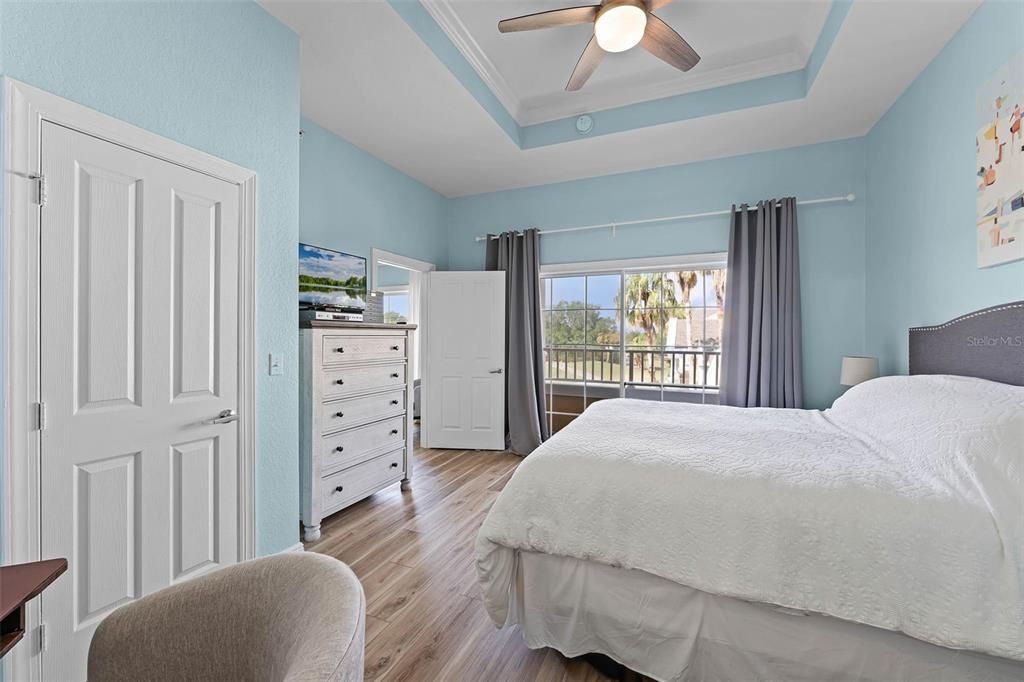 Active With Contract: $194,900 (1 beds, 1 baths, 823 Square Feet)