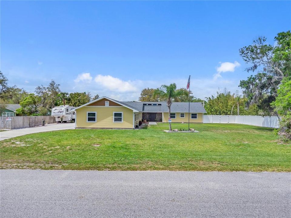 Active With Contract: $674,999 (4 beds, 2 baths, 2170 Square Feet)