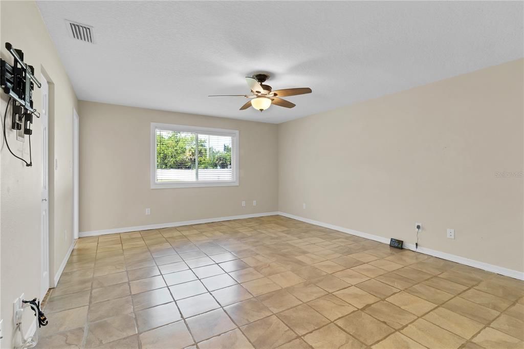 Active With Contract: $674,999 (4 beds, 2 baths, 2170 Square Feet)