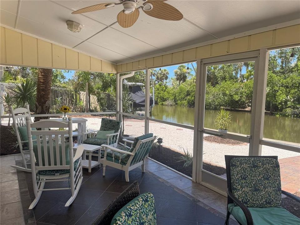 Под контрактом: $1,975,000 (3 спален, 2 ванн, 2010 Квадратных фут)