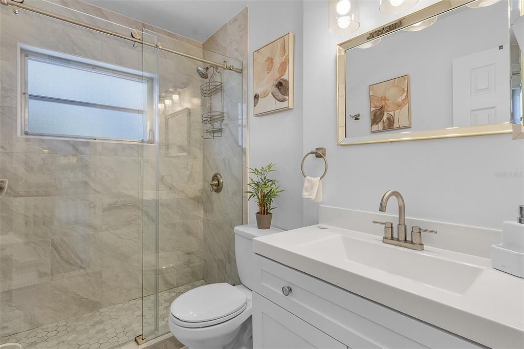 Под контрактом: $1,975,000 (3 спален, 2 ванн, 2010 Квадратных фут)