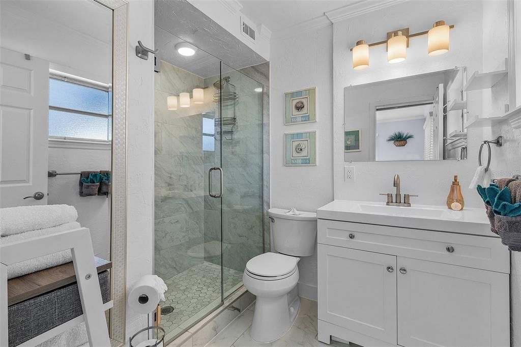 Под контрактом: $1,975,000 (3 спален, 2 ванн, 2010 Квадратных фут)