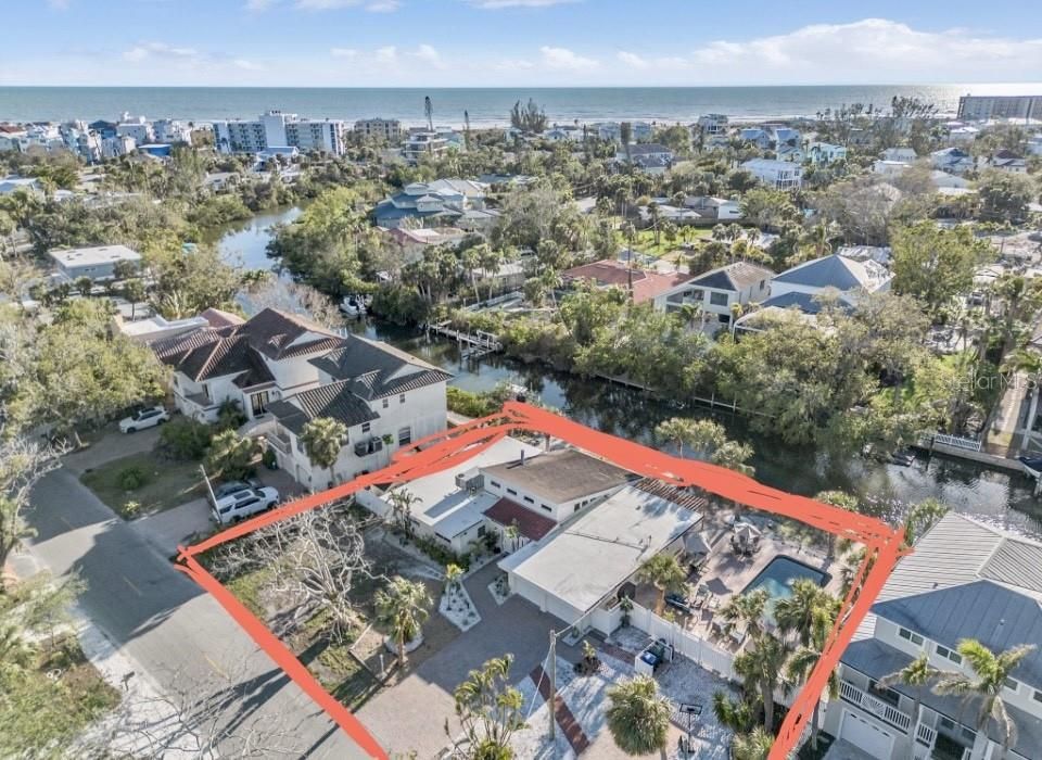 Под контрактом: $1,975,000 (3 спален, 2 ванн, 2010 Квадратных фут)