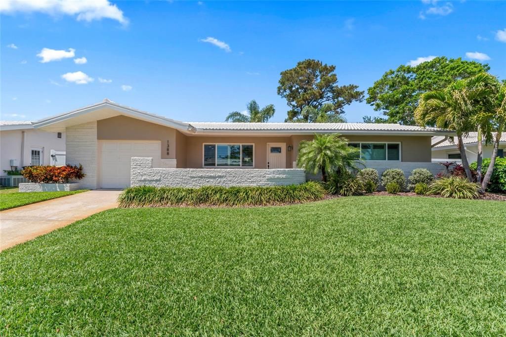 最近售出: $400,000 (2 贝兹, 2 浴室, 1137 平方英尺)