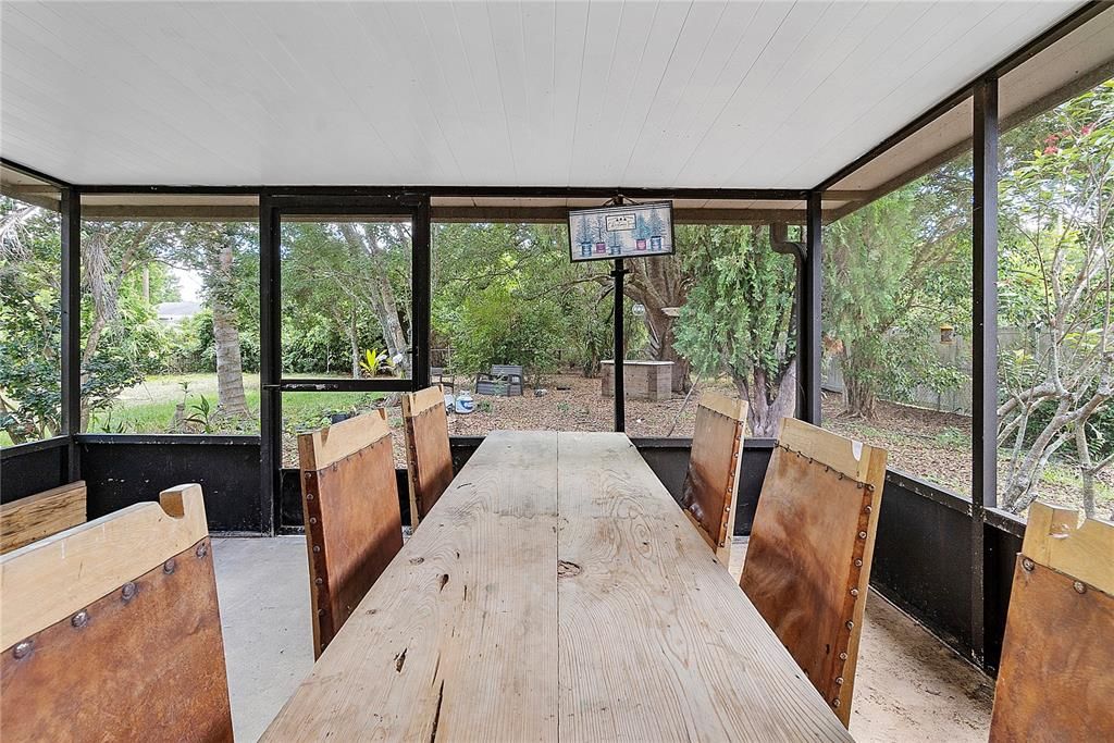 待售: $197,000 (2 贝兹, 1 浴室, 816 平方英尺)