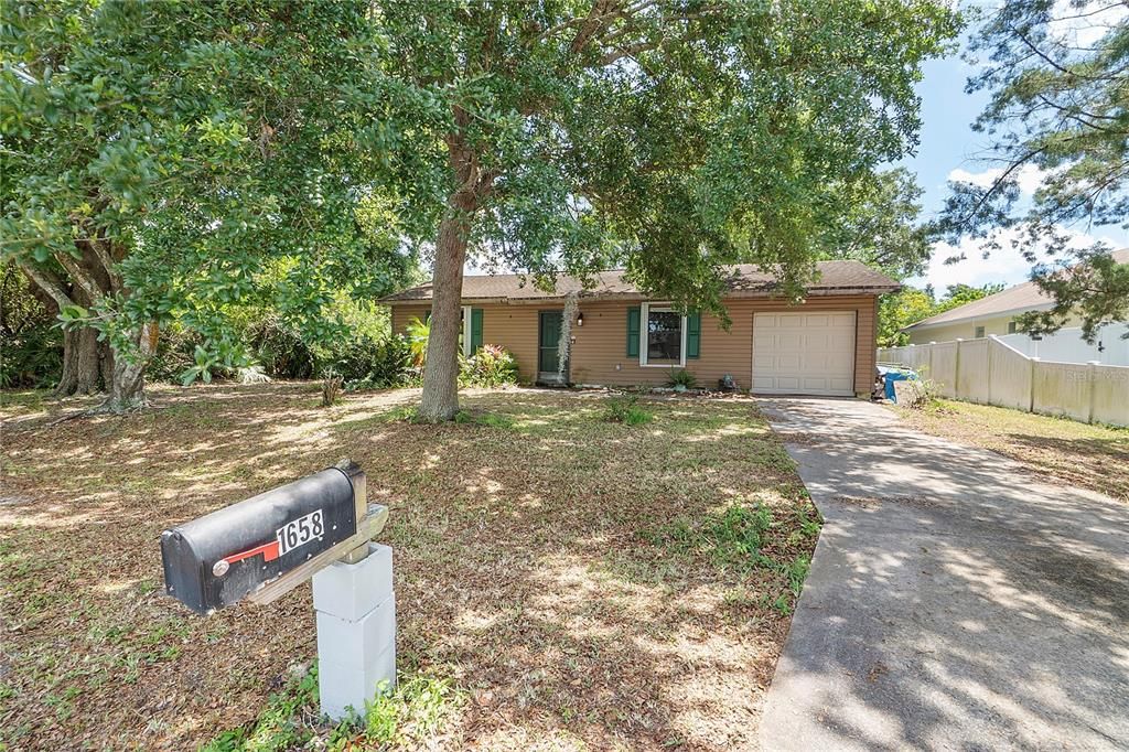 待售: $197,000 (2 贝兹, 1 浴室, 816 平方英尺)