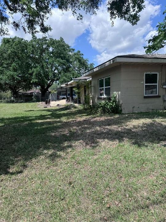 Под контрактом: $119,800 (2 спален, 1 ванн, 1353 Квадратных фут)